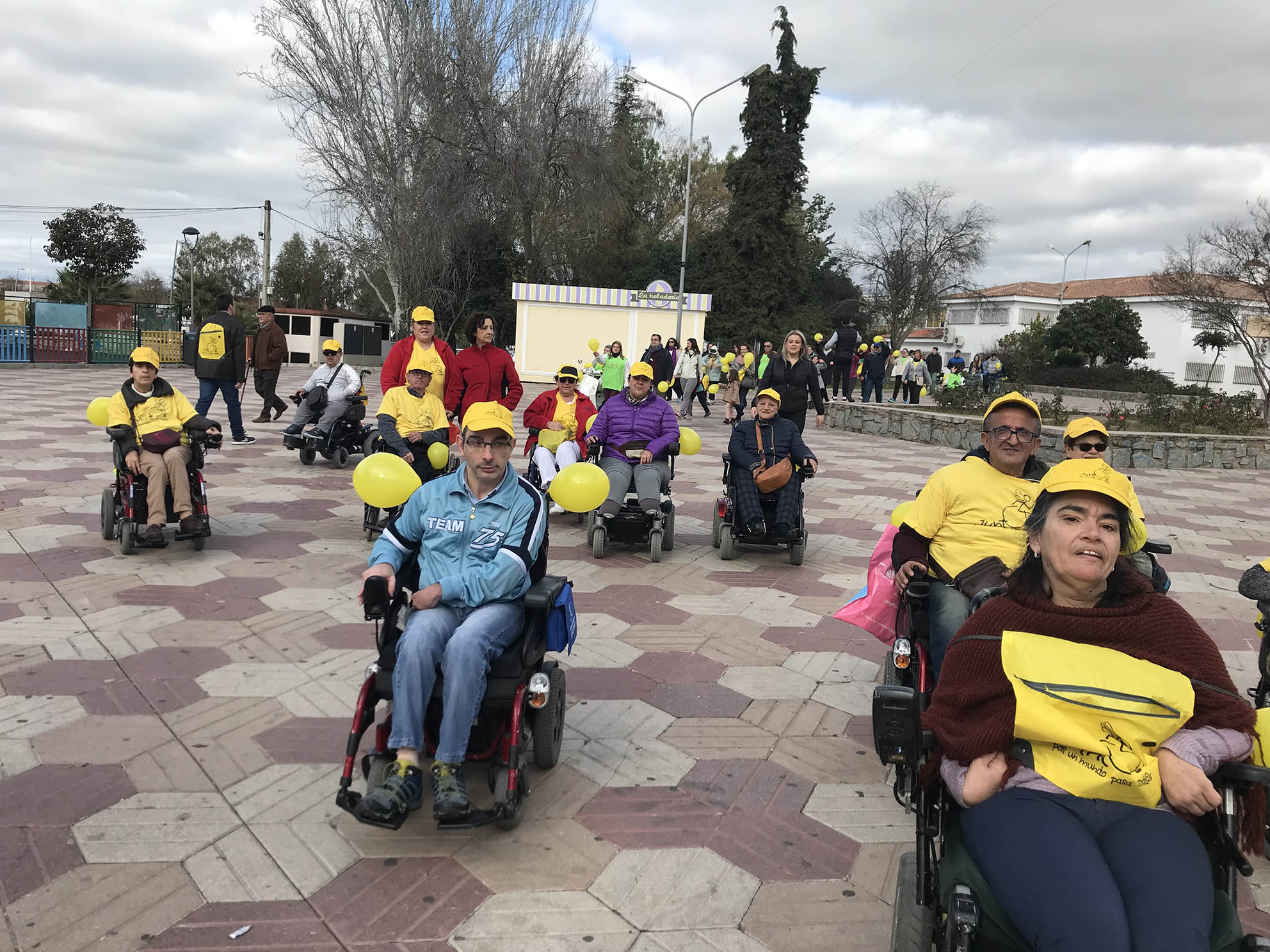 Usuarios/as en la Iª Marcha Inclusiva por la Discapacidad